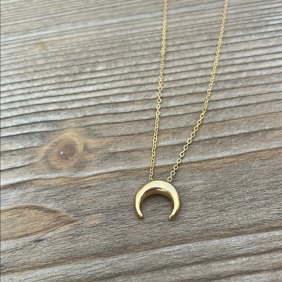Minimalist Gold Crescent Necklace - Picture 2 of 4
